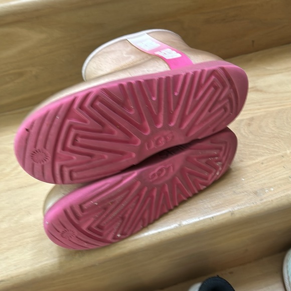 Ugg Kids Fleece Lined Boots, Size 4 Kids - Picture 3 of 5